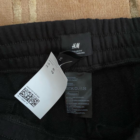 Brand New H&M Sweatshorts Men’s XL - Picture 2 of 3